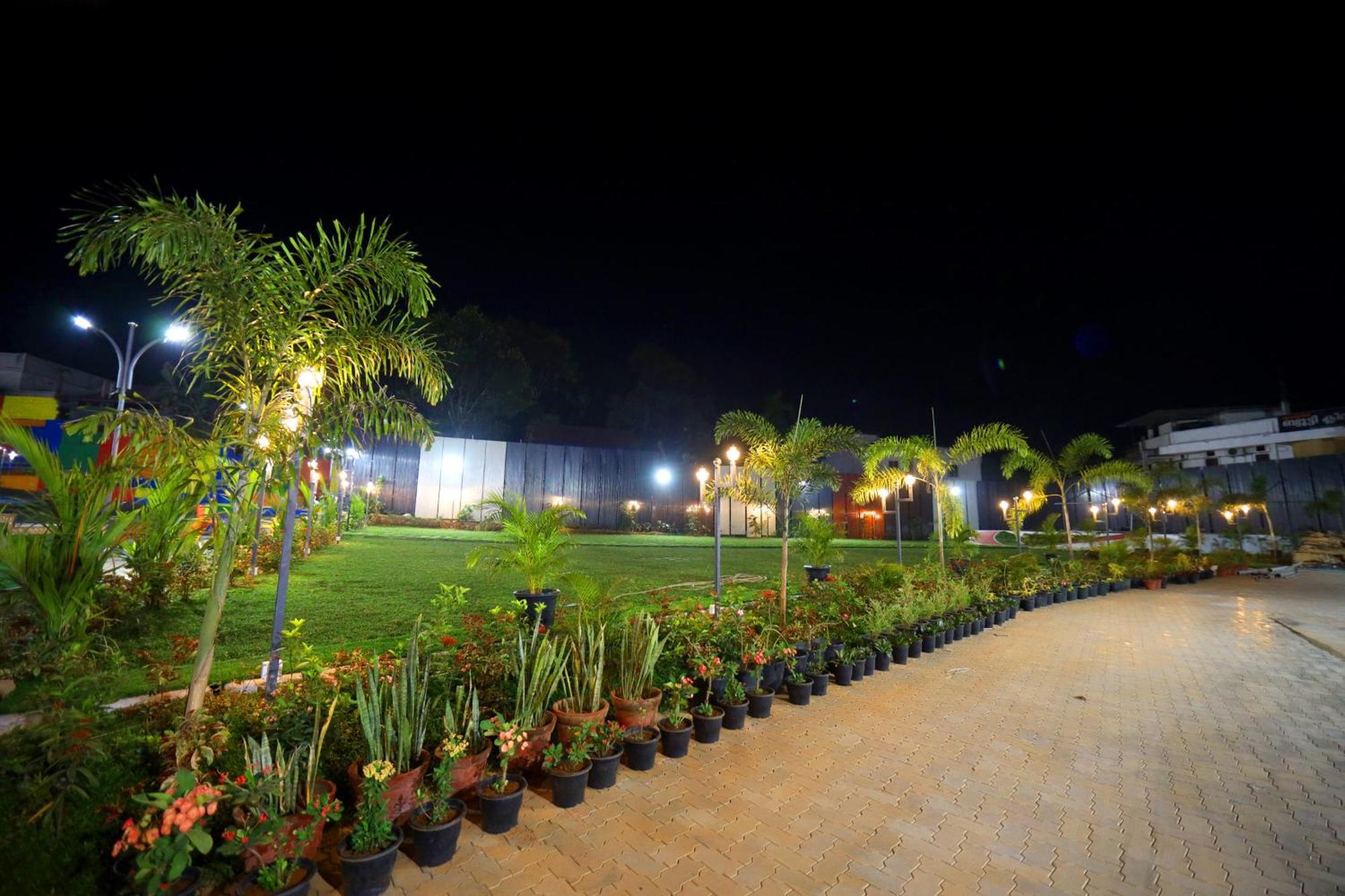 Hotel Temple View Residency Chottanikara Exterior foto